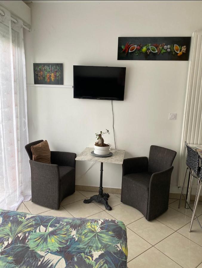 Trendy Studios Tassin Экстерьер фото