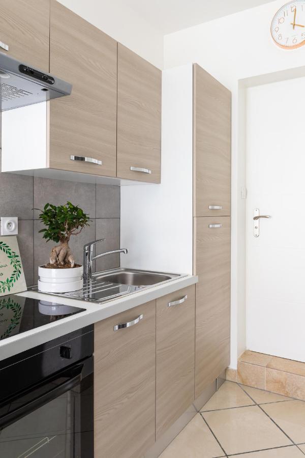 Trendy Studios Tassin Экстерьер фото